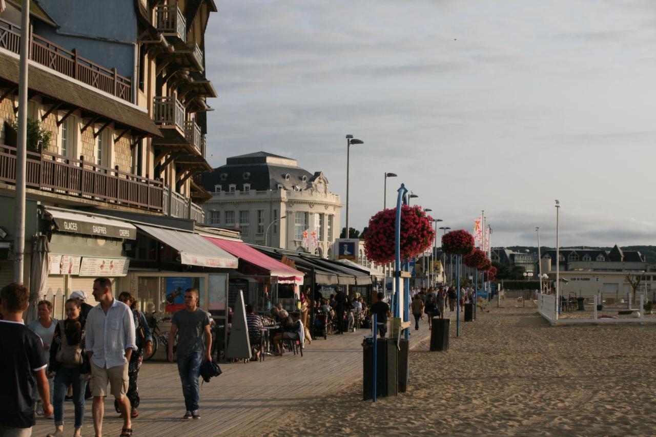 Studio En Plein Coeur De Trouville Exterior photo