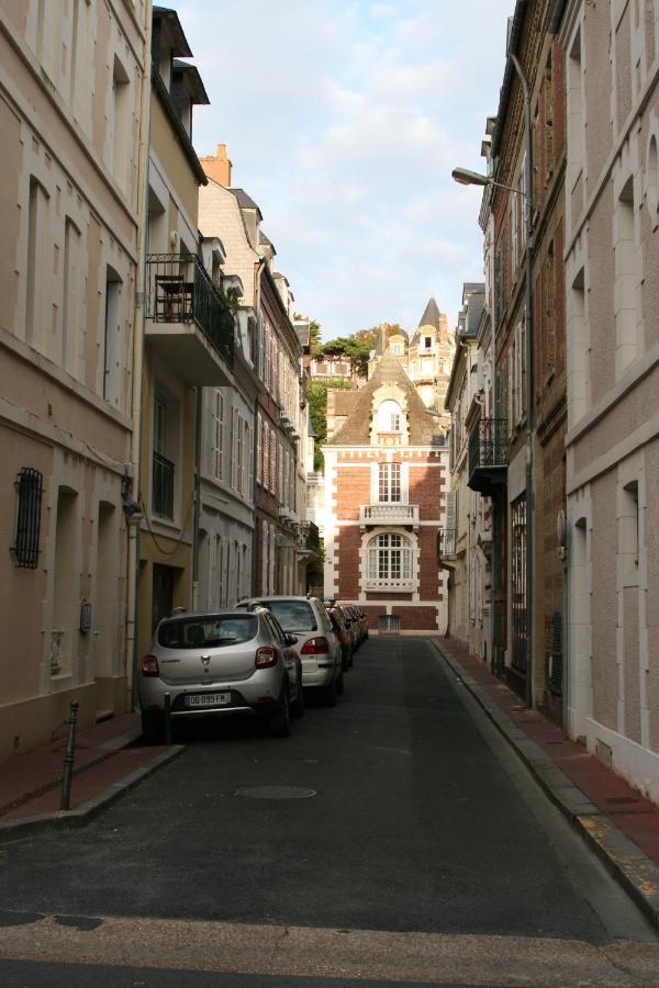 Studio En Plein Coeur De Trouville Exterior photo